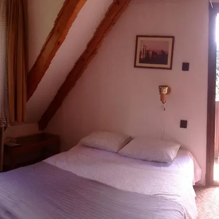Grosz Vendeghaz Balatonfured
